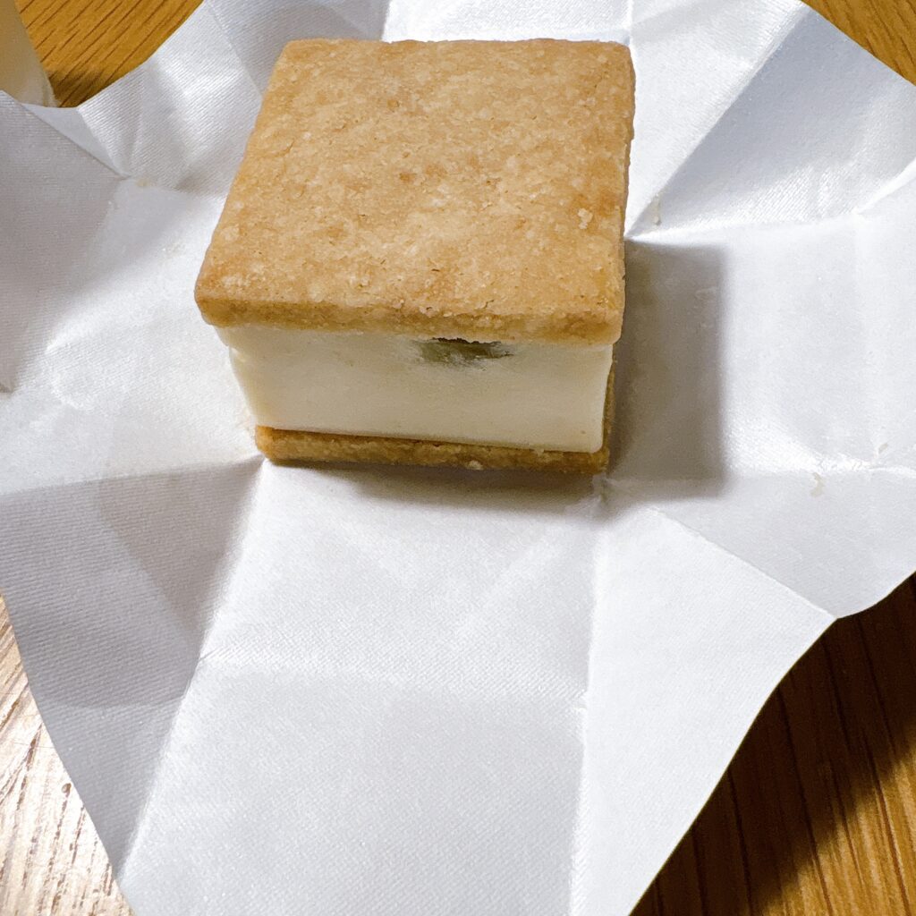 COCO CHOU CHOU VEGAN & GLUTEN BUTTER SANDWICH